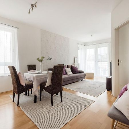 Bright And Central Apartment With Balcony Budapest Exterior photo